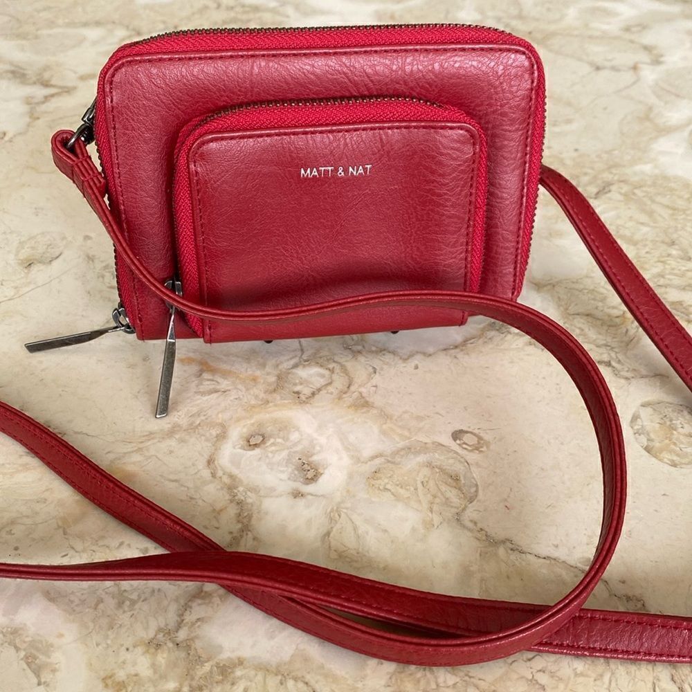 Matt & Nat Odelay Dwell Crossbody Bag Red Vegan Cruelty-Free Leather
